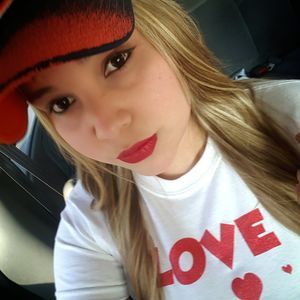 Meet your Posher, Yaneth